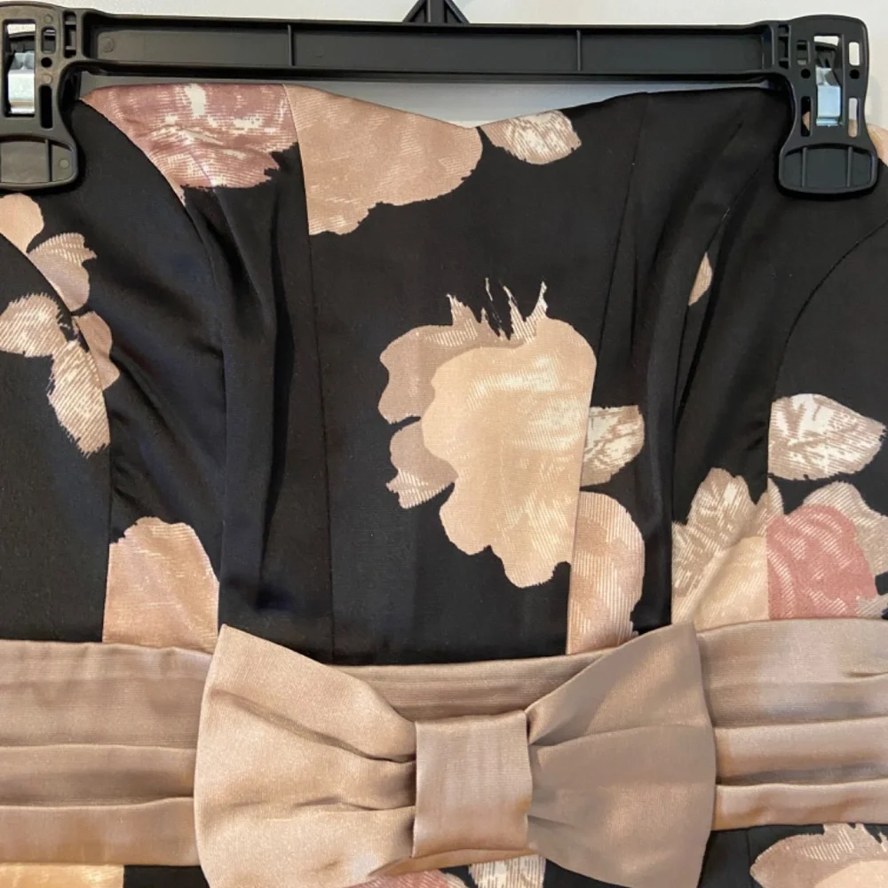 H&M Floral Satin-Like Strapless Mini Dress – Size 8, Black with Beige Bow